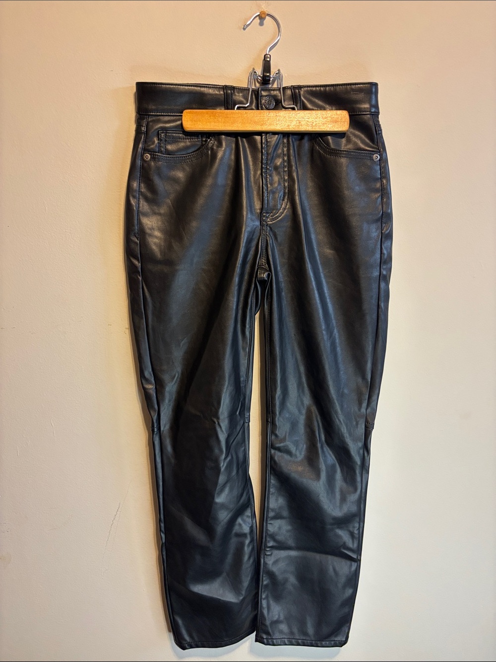 ✨GAP Women’s Black Faux Leather Straight Vintage Slim High Rise Jeans Size 25/0